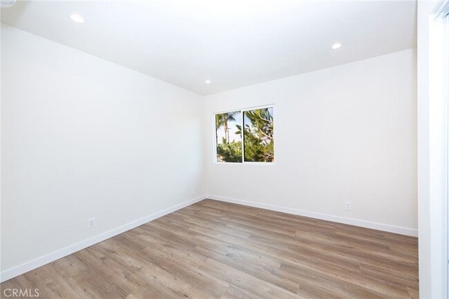 Building Photo - 2361 Moss Ave