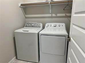 Building Photo - 1617 Coral Sunrise Trl