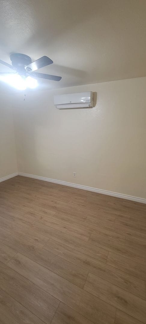 Building Photo - Large home in National City