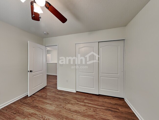 Building Photo - 201 Lameshur Ln