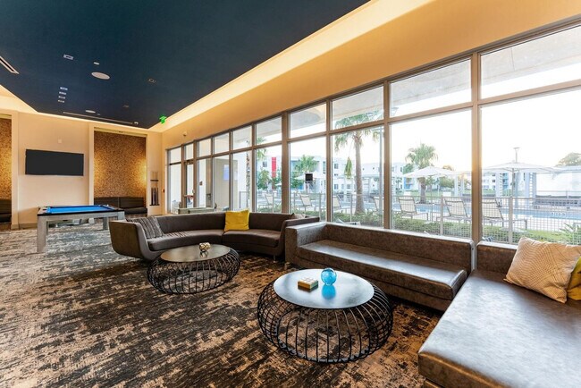 Building Photo - 257 S Seneca Blvd