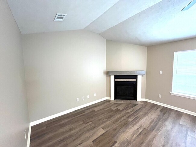 Building Photo - Nice 3 bedroom 2 bathroom Cabot, Arkansas Home