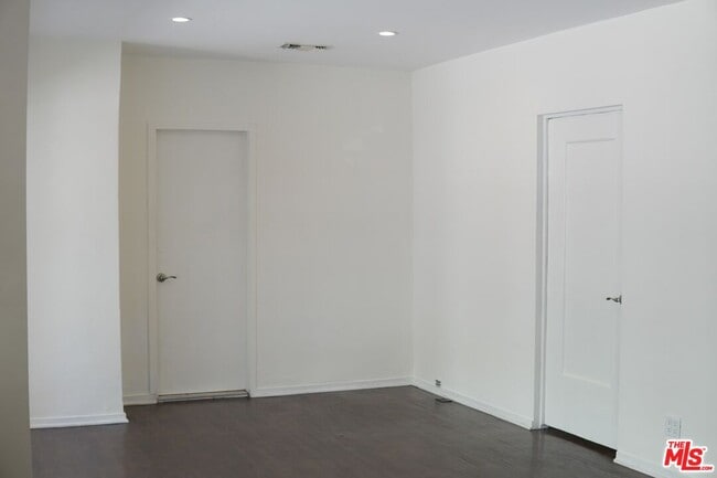 Building Photo - 1016 Palm Ave