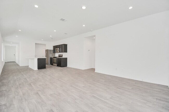 Building Photo - 23133 Teakwood Hills Dr