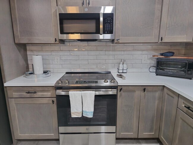 Building Photo - 9209 N 48th Dr