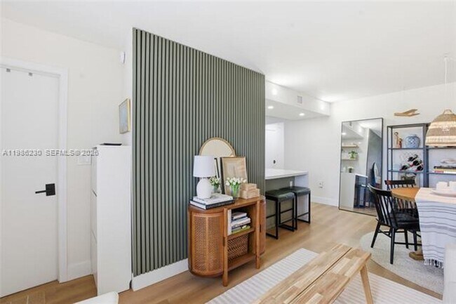 Building Photo - 1100 11th St