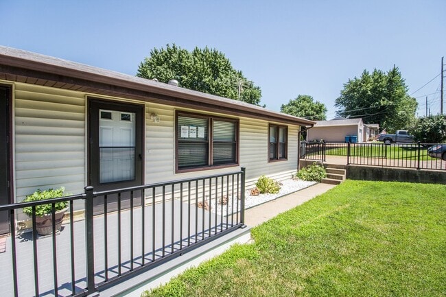 Building Photo - 2242 Zumbehl Rd