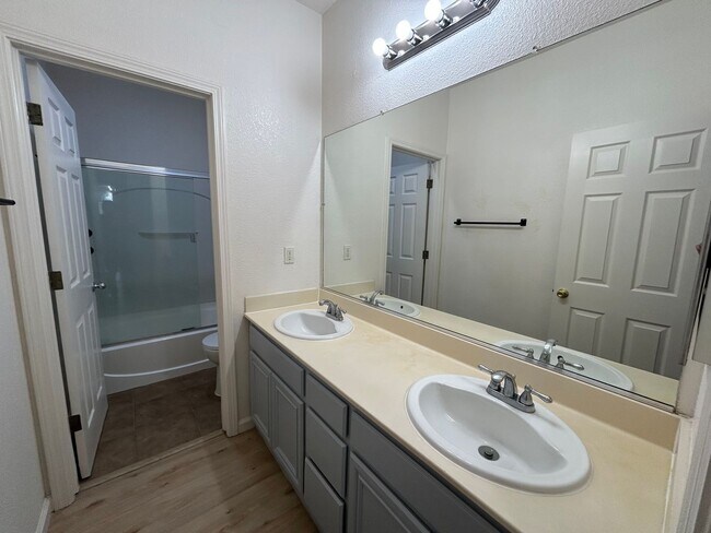 Building Photo - 759 Hagerman Peak Dr