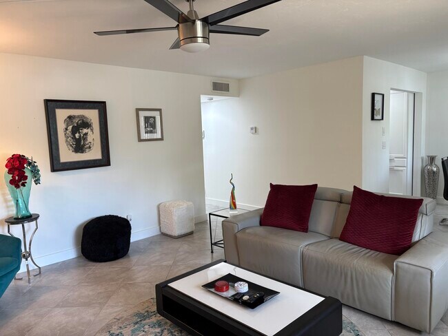 Building Photo - 7233 Ashmont Cir