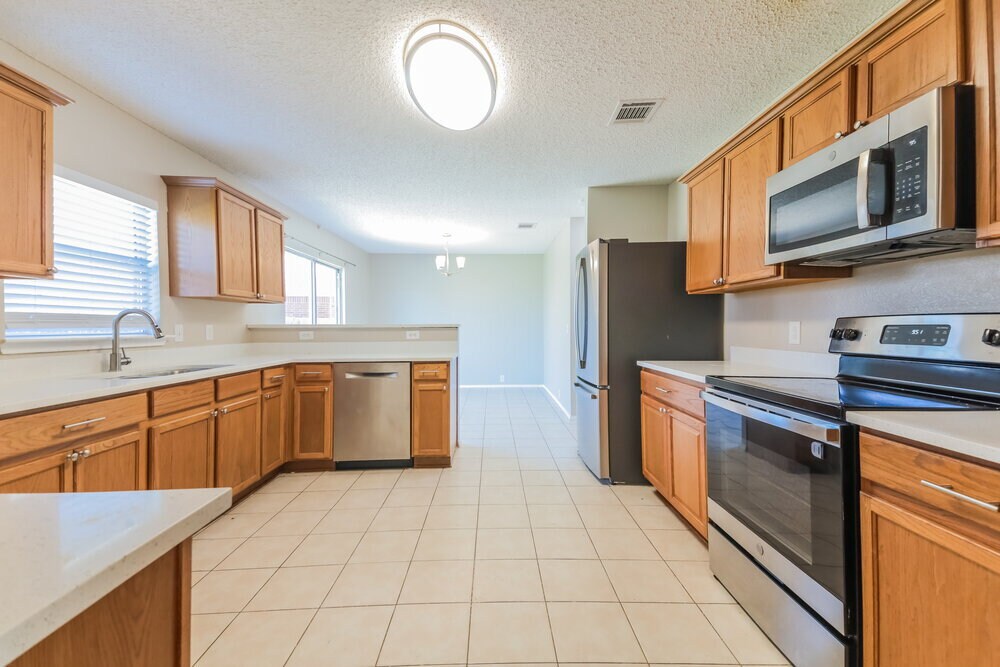 Building Photo - 4300 Sonoma Dr