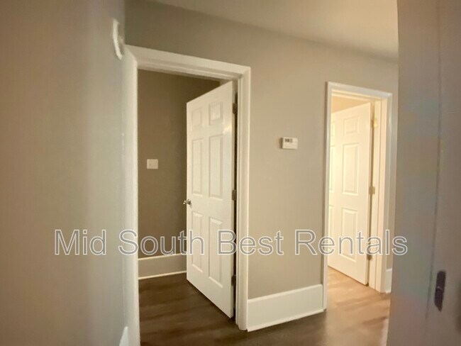 Building Photo - 324 Clint Rd