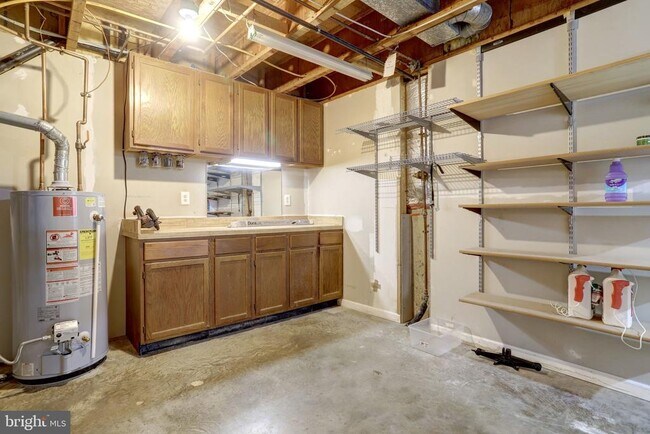 Building Photo - 7416 Spring Tree Dr