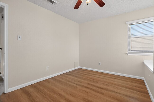 Building Photo - 1211 Berrystone Trail