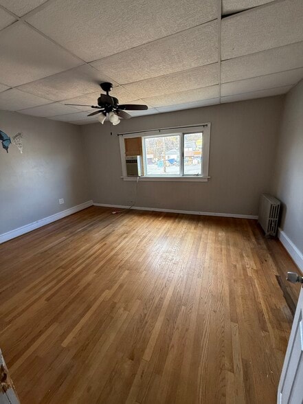 Building Photo - 1350 N Main Ave