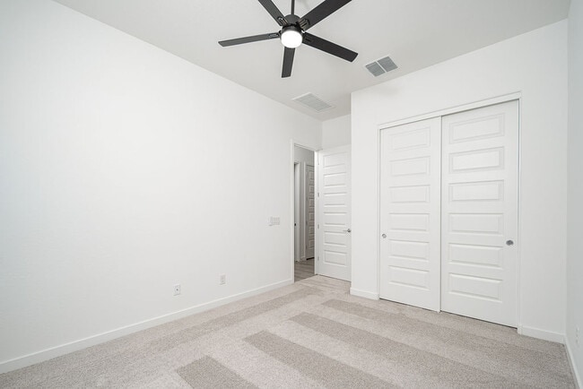 Building Photo - 3260 W Peak View Rd