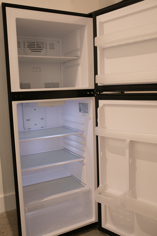 New apartment size fridge - 660 E Pine Ave