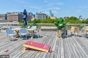 Building Photo - 401 Race St