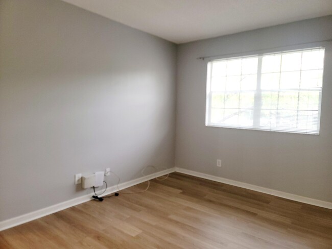 Building Photo - 671 Cypress Lake Blvd