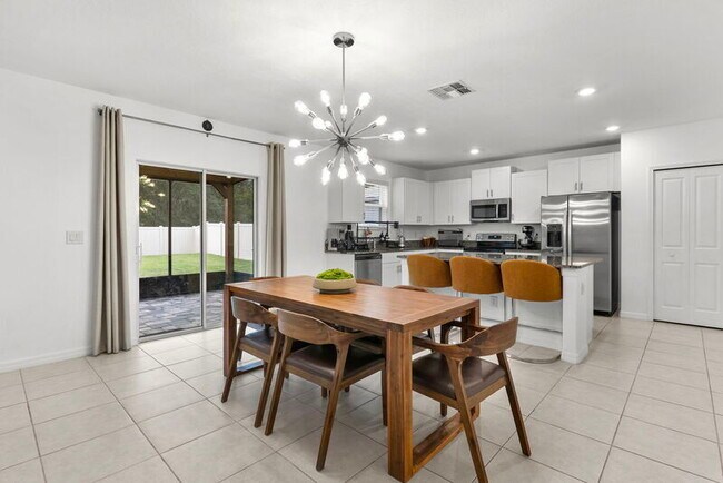 Building Photo - 1742 Red Loop