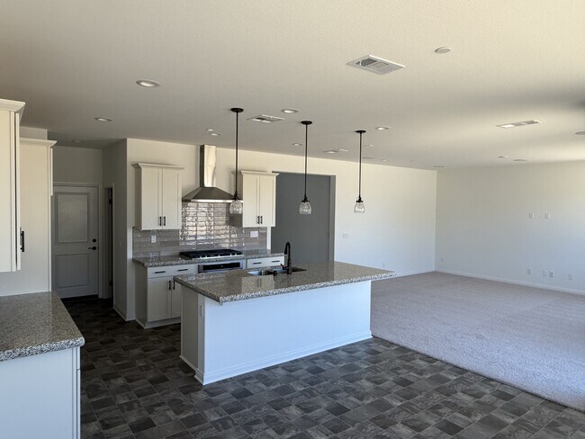 Building Photo - 4470 Hickory Ct