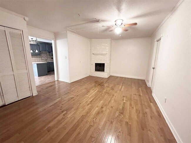 Building Photo - 208 Cherrywood Dr