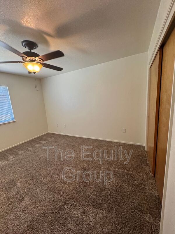 Building Photo - 5411 W Country Ave