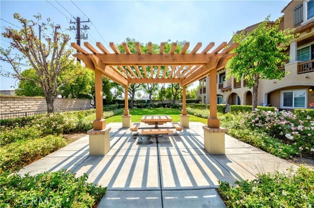 Building Photo - 22919 Mariposa Ave