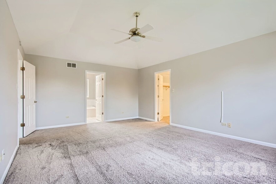 Building Photo - 7652 Brittany Ct