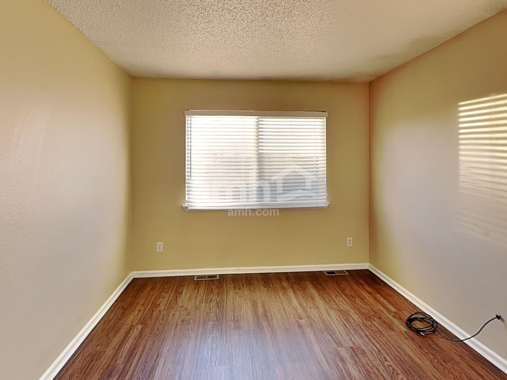 Building Photo - 4096 Netherland St