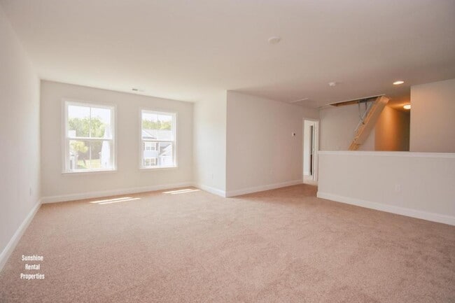 Building Photo - 2588 Great Scott Dr