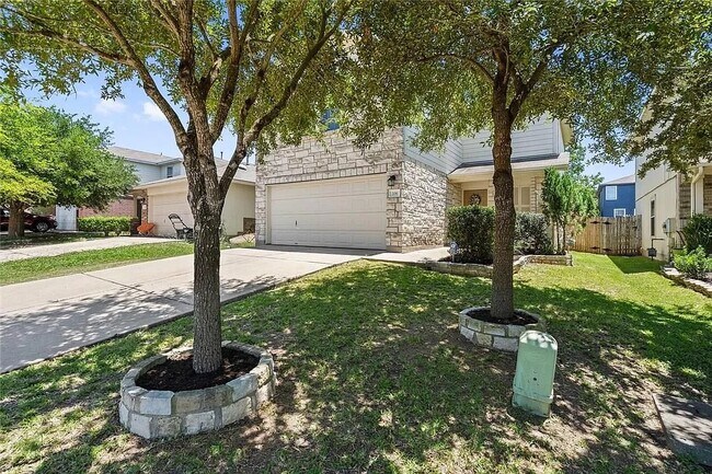 Building Photo - 206 Black