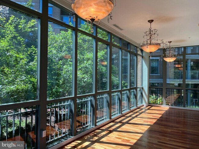 Building Photo - 2425 L St NW