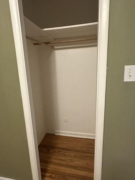 Building Photo - 2590 S Knox Ct