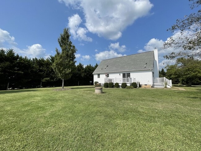 Building Photo - Recently Renovated Rancher Waiting for You!