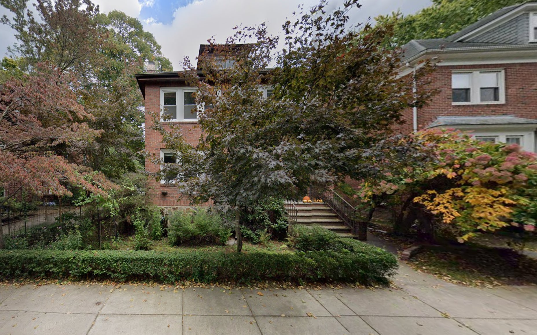 Building Photo - 33 Greycliff Rd