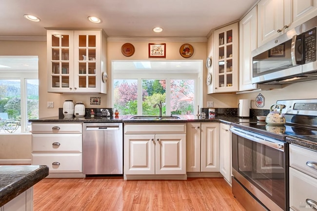 Building Photo - 7556 Oak Leaf Dr