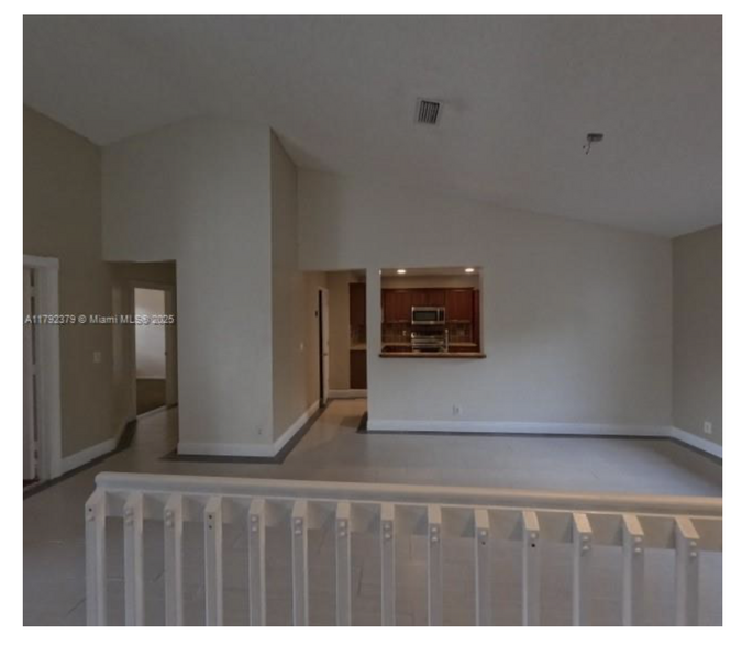 Building Photo - 10557 NW 10th Ct