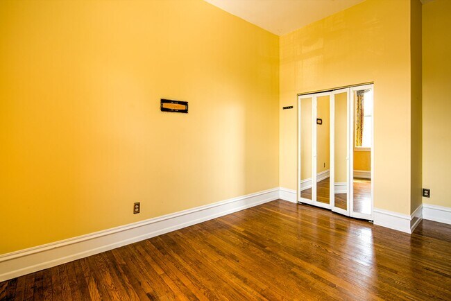 Building Photo - Welcome to the Baynard House; Elegant, Spacious & Bright Showing- Coming Soon