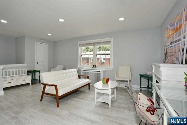 Building Photo - 100 Huguenot Ave