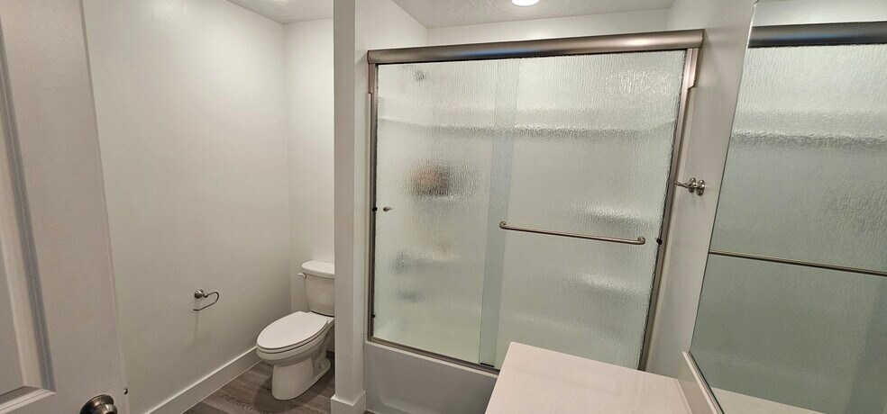 Building Photo - 1096 N 1840 W