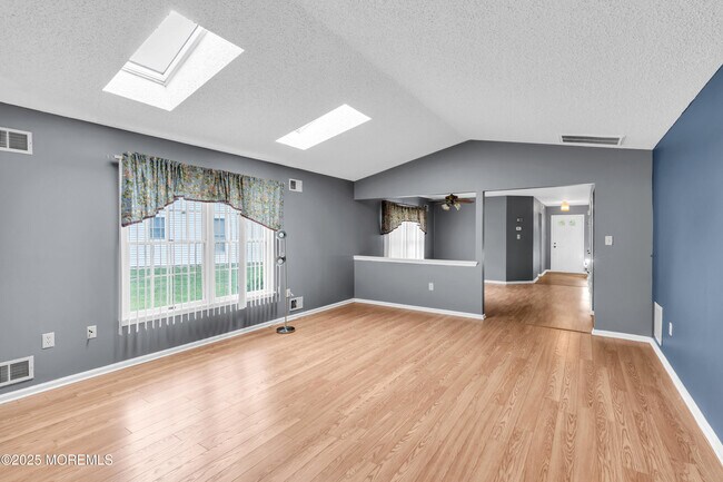 Building Photo - 1970 Cherryvale Ct