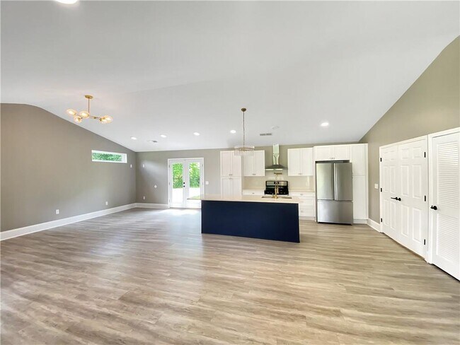 Building Photo - 157 Cedarcrest Dr