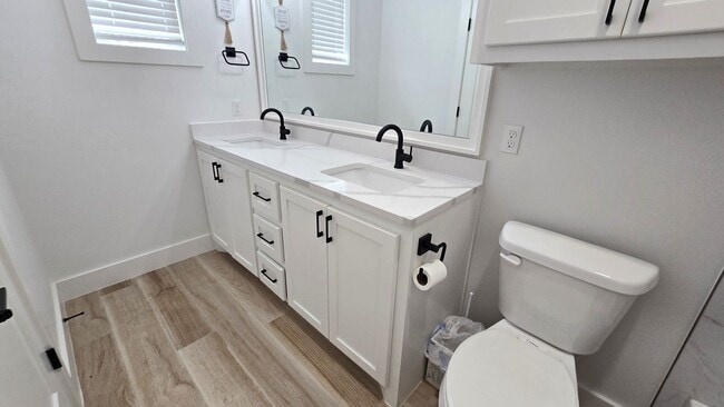 Building Photo - Stunning 4 Bedroom in Edmond