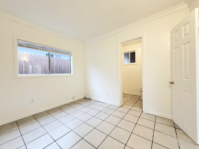 Building Photo - 14041 Orizaba Ave