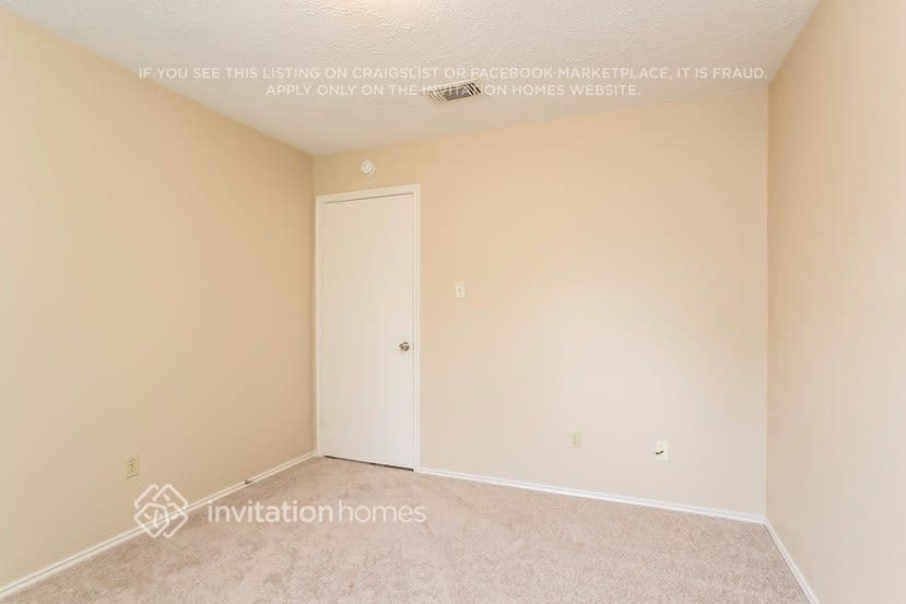 Building Photo - 12010 Fork Creek Dr