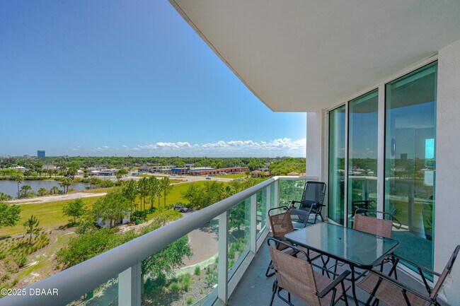 Building Photo - 231 Riverside Dr