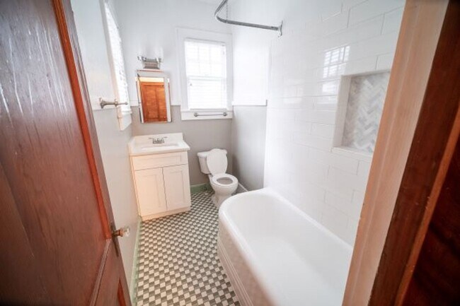 Building Photo - Fall 2026!! Live in this Historic yet modern 4 bedroom!