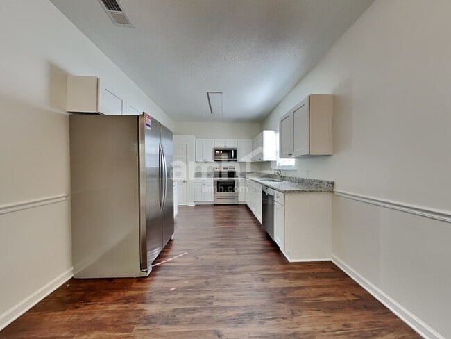 Building Photo - 65 Oak Ridge Cir