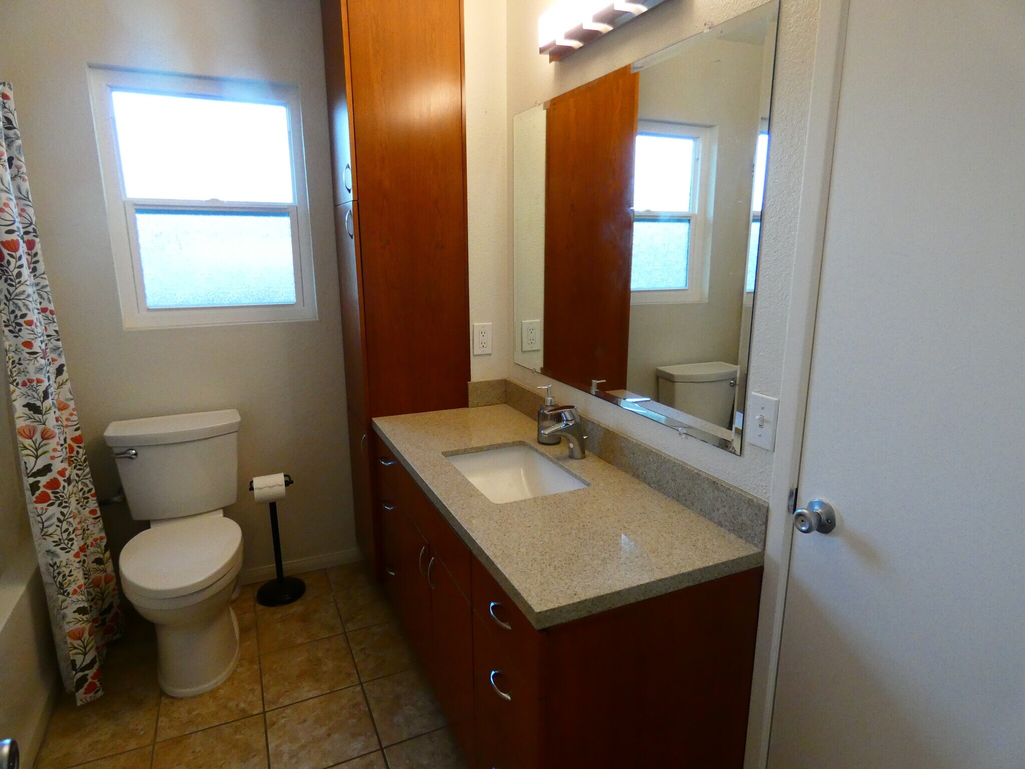 Full Bath - 12133 Wilsey Way