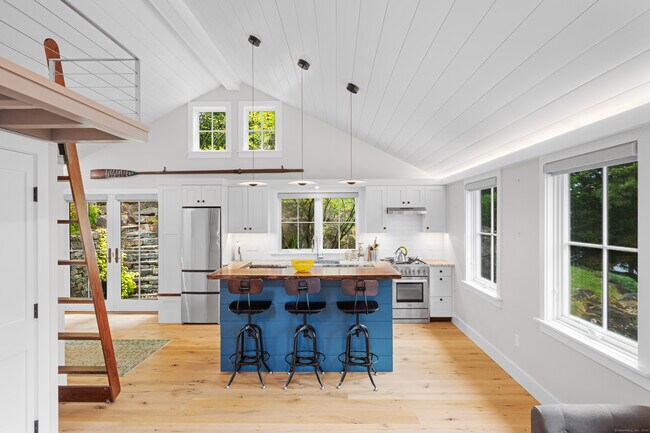 Building Photo - 65 Landing Rd